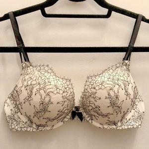 Victoria’s Secret Bombshell Plunge Lace Bra, 34B